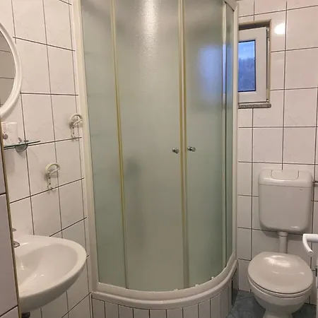 Maca I Ante Pavlovic Nocleg ze śniadaniem 3*