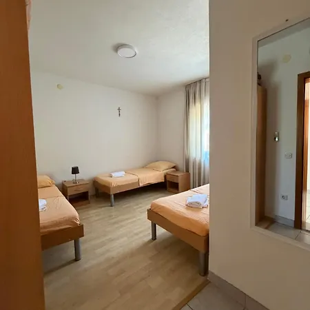 Maca I Ante Pavlovic 3* Međugorje